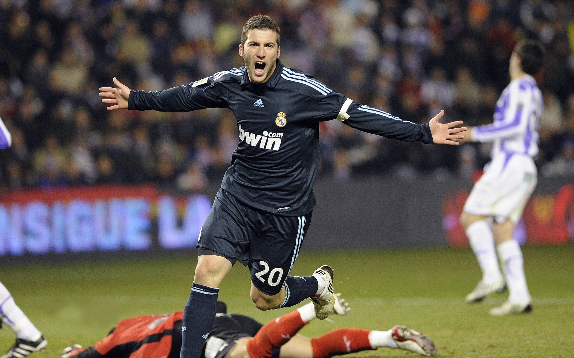 体育新闻中心公布体育直播转播权合作细则，体育转播网站有哪些