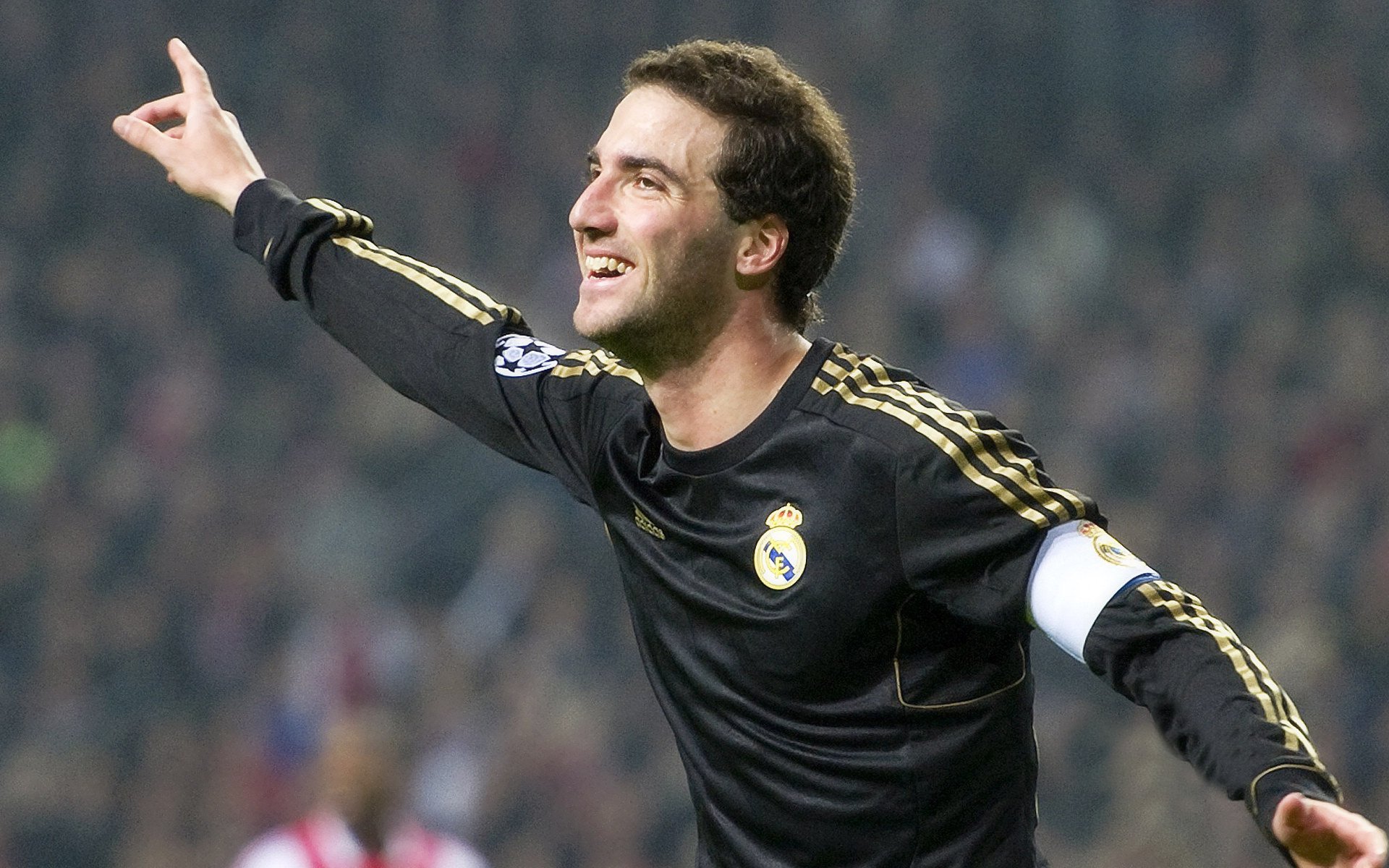 塔特在袋鼠队中的地位愈加重要，成为球队攻防核心