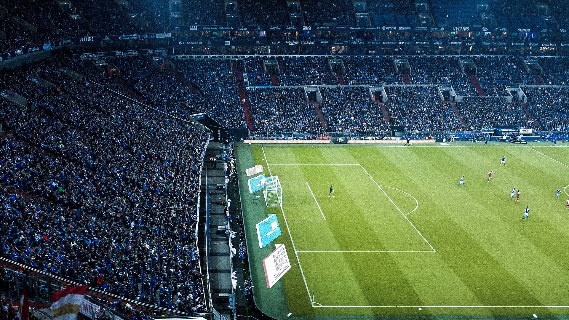 曼城进攻火力全开，欧冠赛场连战连胜，曼城晋级欧冠8强