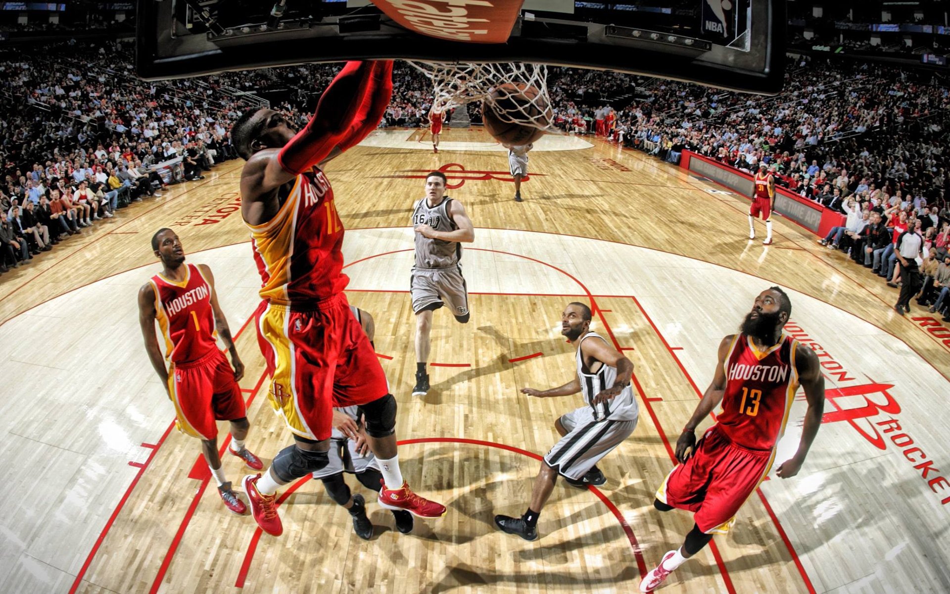 球迷两派争执不断!尤文锋霸二选一成热议焦点,nba尤文